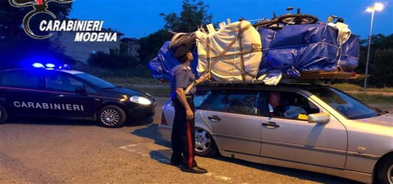 camera da letto auto fermato carabinieri