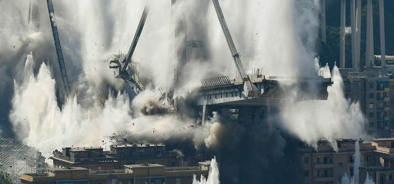 ponte morandi esplosione demolizione 1 lapresse1280