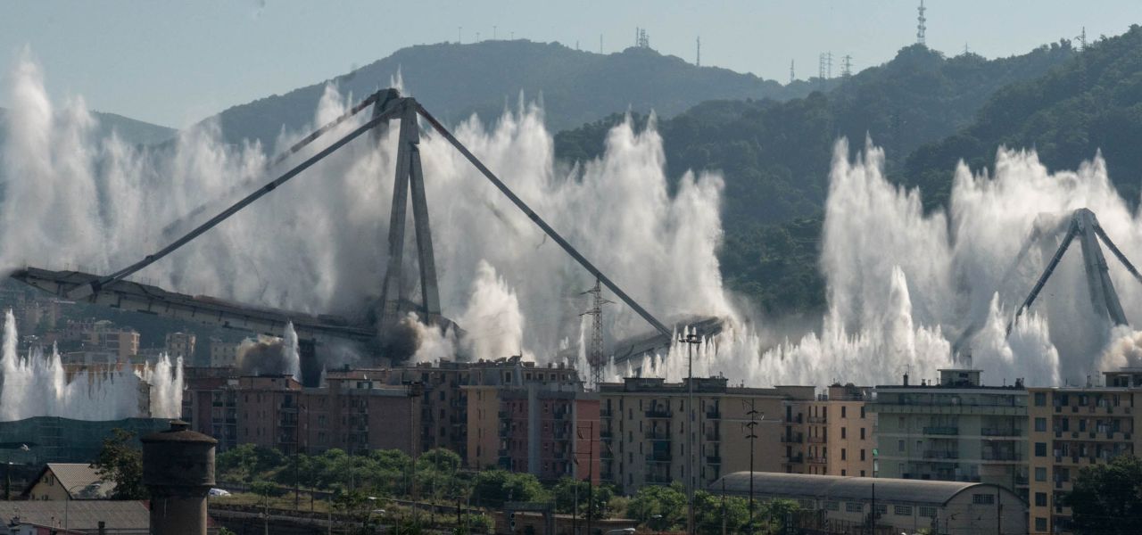 Ponte Morandi demolito