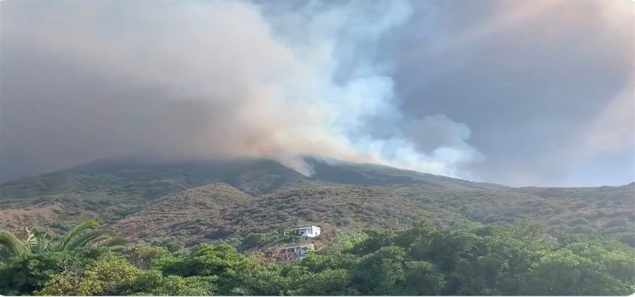 stromboli esplosioni eruzione twitter