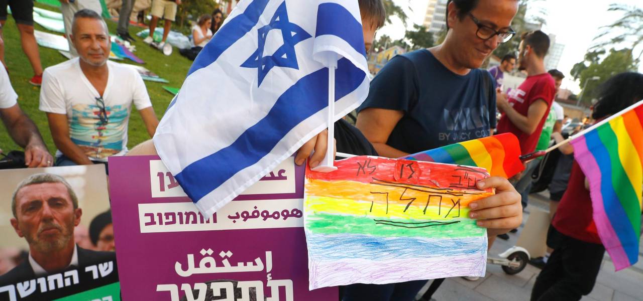 manifestazione LGBT contro Ministro Peretz