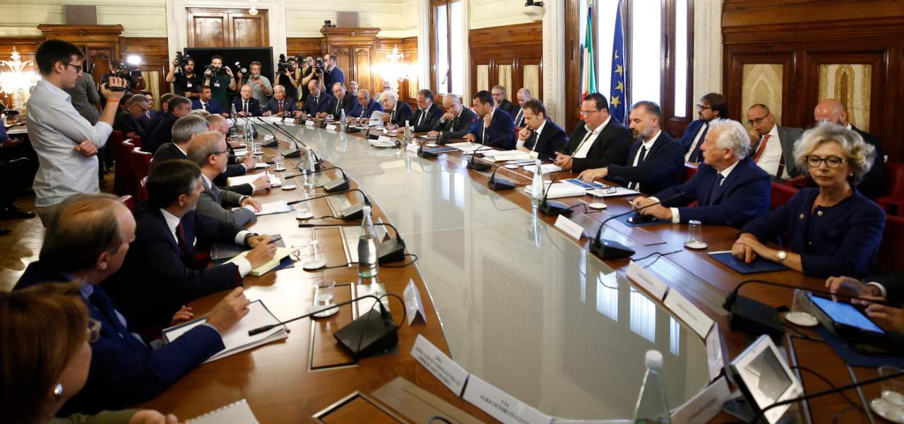 Salvini incontro le parti sociali
