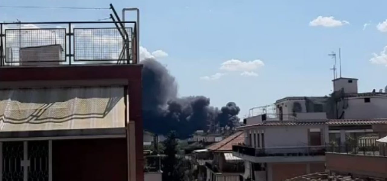 incendio roma appia 2019 twitter