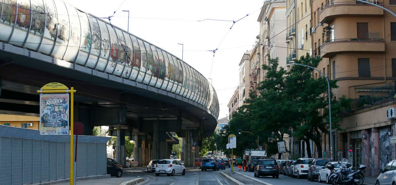 Roma Incidente Tangenziale Est Incendio In Galleria Panico E Rischio Diossina