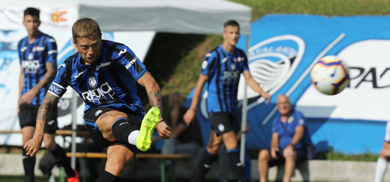 Papu Gomez Atalanta tiro amichevole lapresse 2019