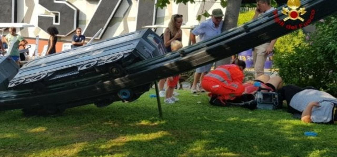 trenino ribaltato verona vigili del fuoco