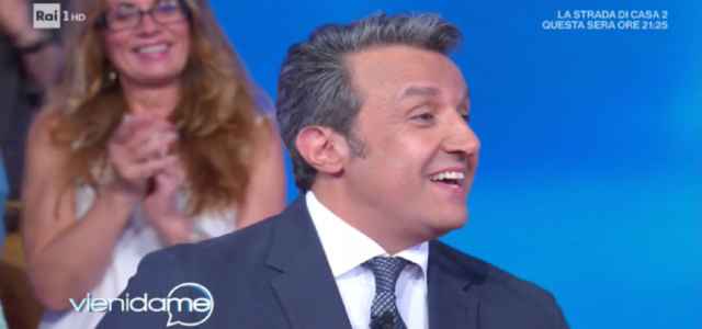 Flavio Insinna a "Vieni da me"