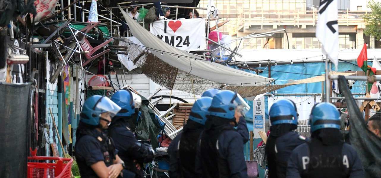 bologna polizia centrosolciale 1 lapresse1280