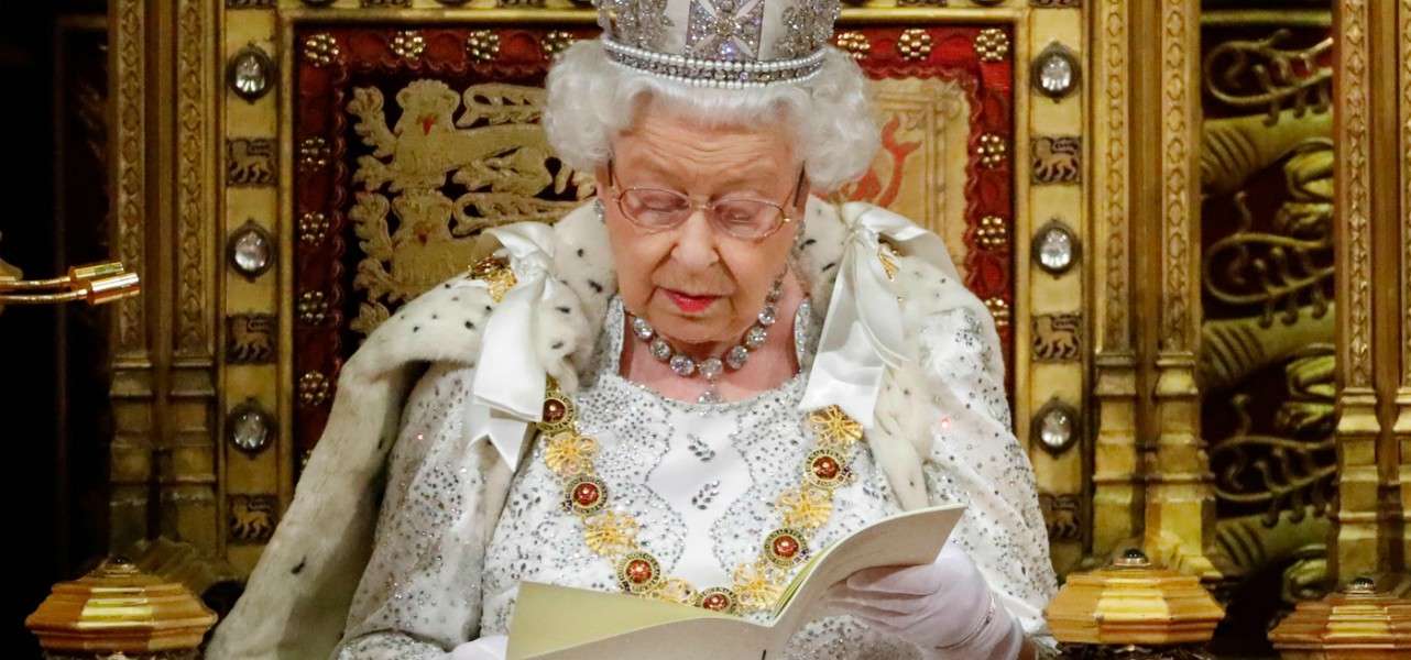Regina Elisabetta lady diana