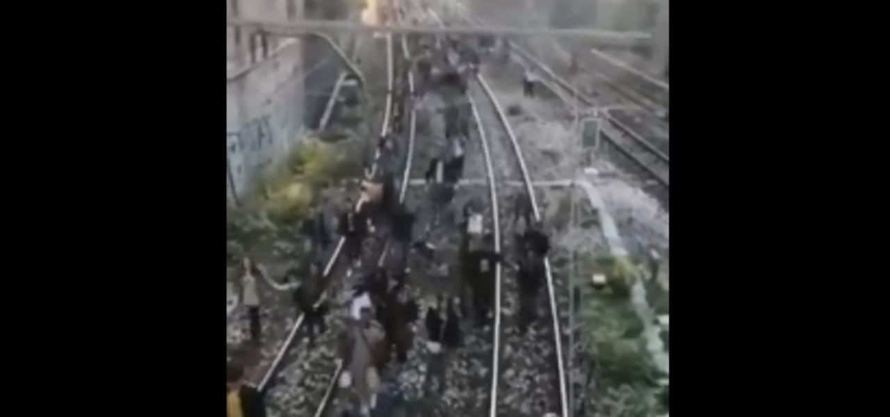 treno circumvesuviana pendolari binari 2019 facebook