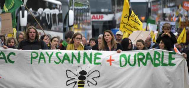 francia allevatori protesta 1 lapresse1280 640x300