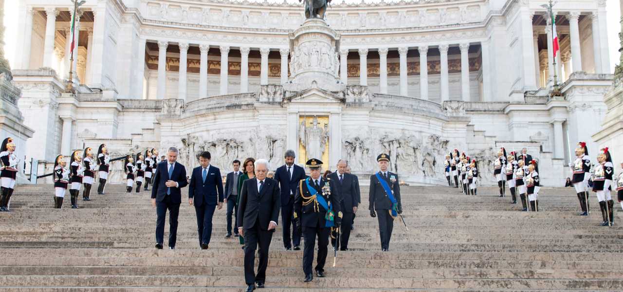 Mattarella all'Altare della Patria