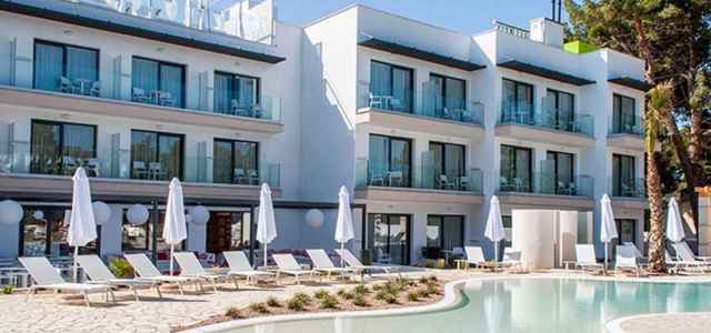 Som Dona Hotel