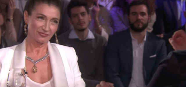 elisabetta franchi ho gia acquistato la mia casa dell aldila per 100mila euro