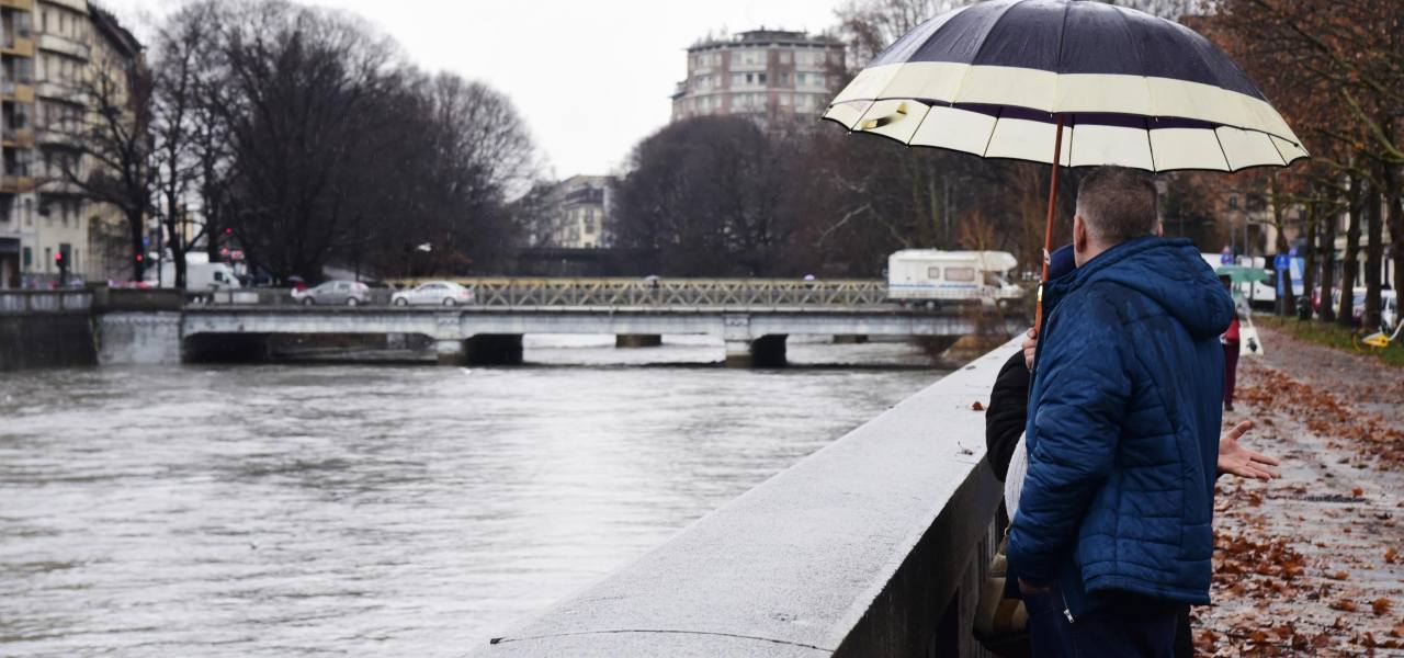 Piena del Po, allerta meteo rossa/ Maltempo Emilia chiusi 2 ponti nel