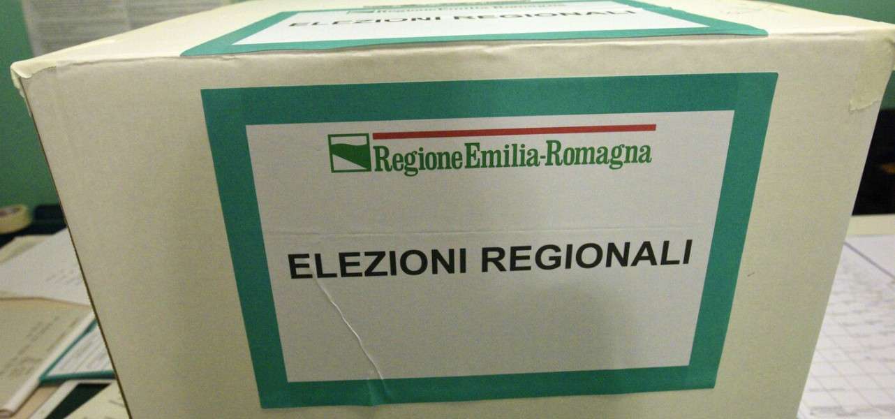 elezioni urne seggio 1 lapresse1280