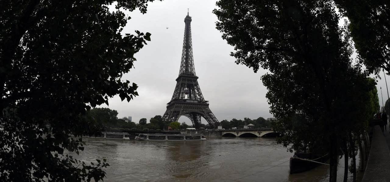Tour Eiffel Parigi turismo Finkielkraut