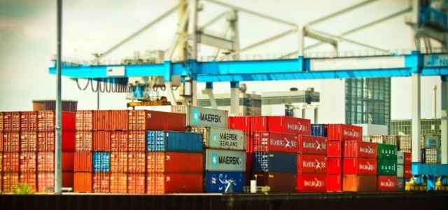 container porto pixabay1280 640x300