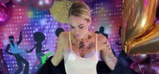 Ilary Blasi si traveste da Achille Lauro (foto: Instagram)