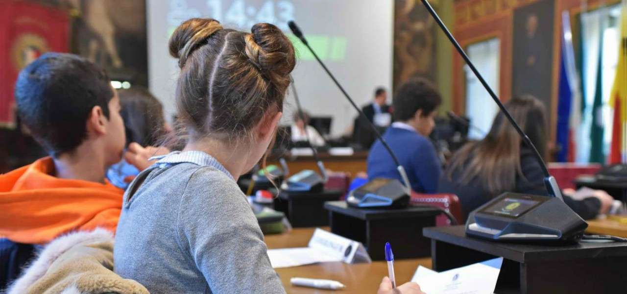 scuola studenti giovani 6 lapresse1280
