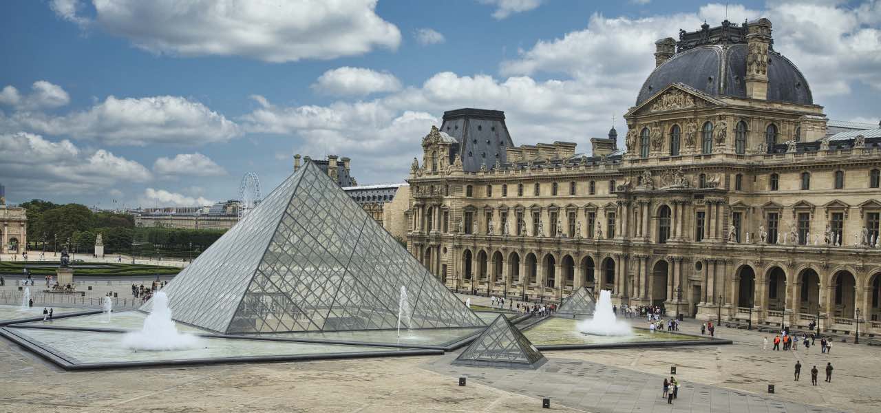 louvre parigi pixabay