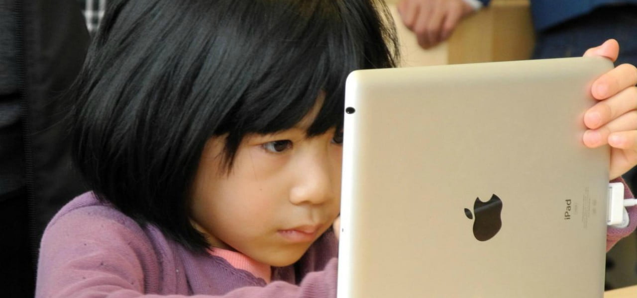 scuola bambina computer apple lapresse1280