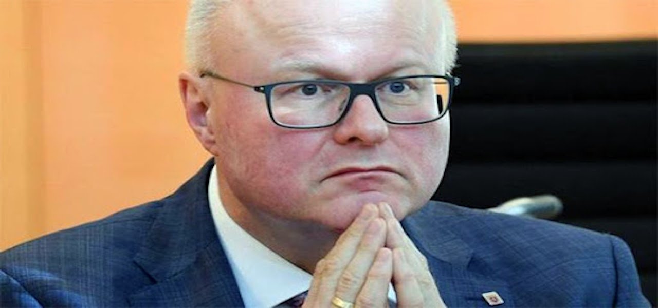 Ministro Finanze Assia Schafer