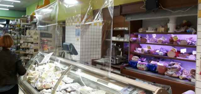 Minimarket Favro interno facebook 2020 640x300