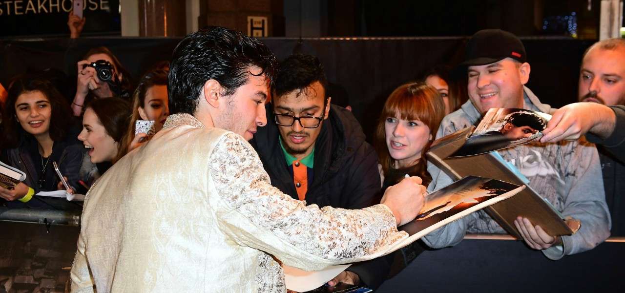 Ezra Miller autografi premiere lapresse 2020