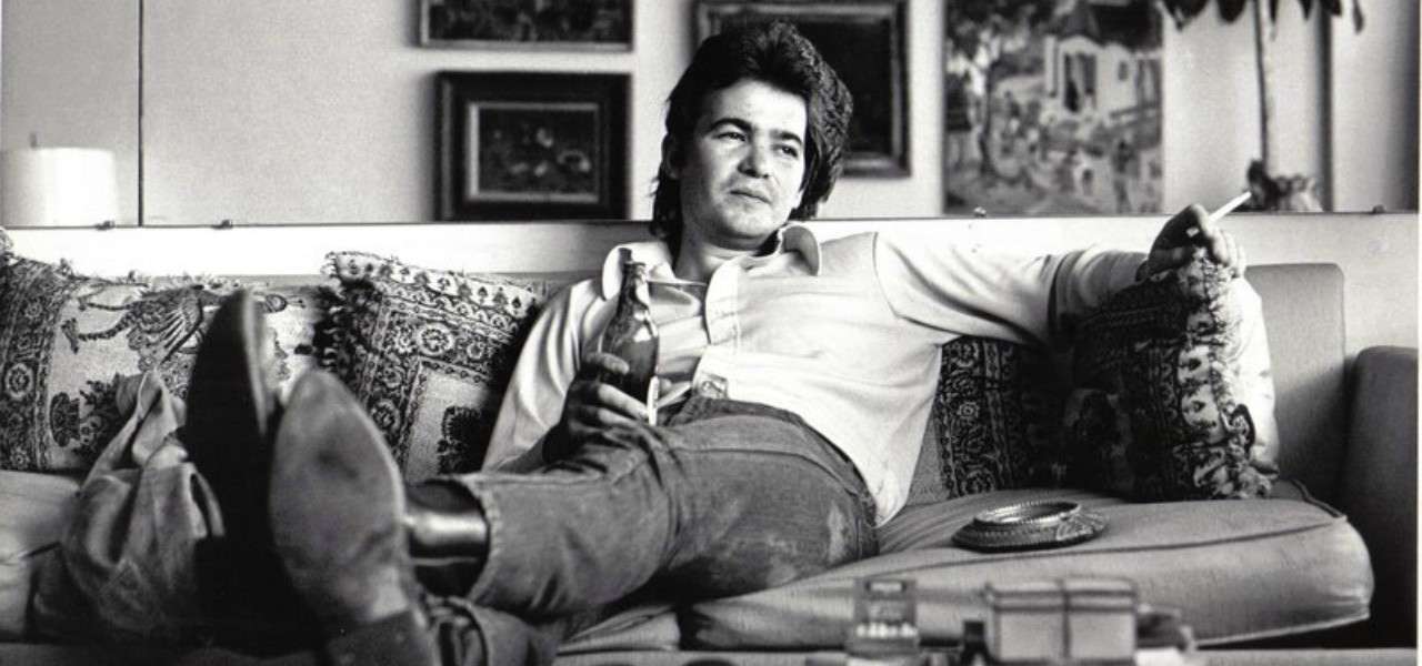 prine on couch