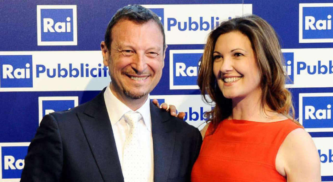 Amadeus e la moglie Giovanna Civitillo