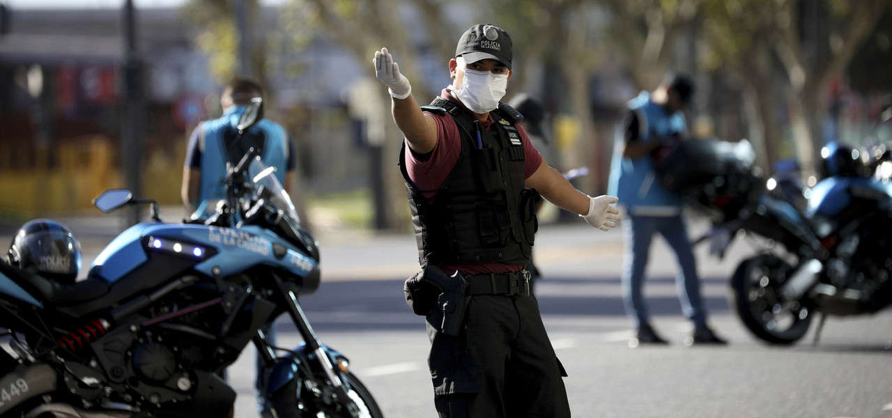 Coronavirus Argentina Polizia Lapresse1280