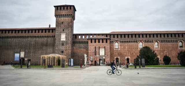 Milano Castello bicicletta lapresse 2020 640x300