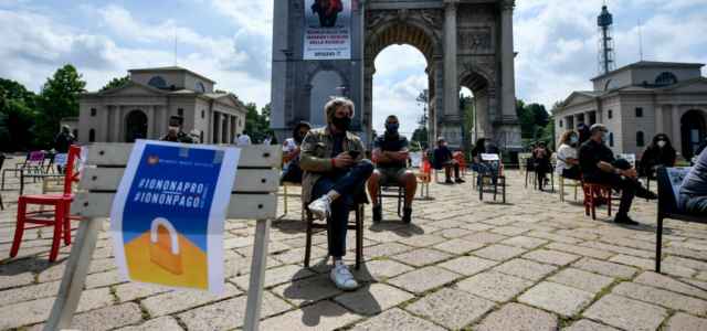 Protesta ristoratori Milano lapresse 2020 640x300