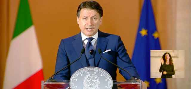 giuseppe conte conferenza stampa 16maggio 640x300