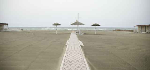 Spiaggia Ostia deserta lapresse 2020 640x300