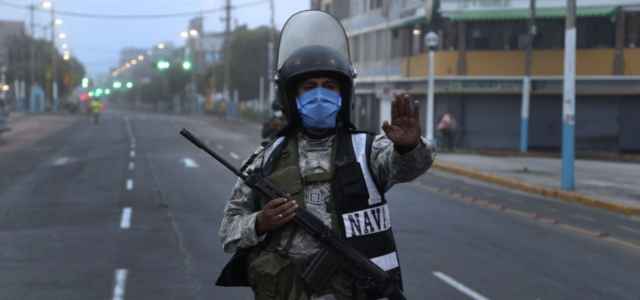 peru coronavirus militare lapresse1280 640x300