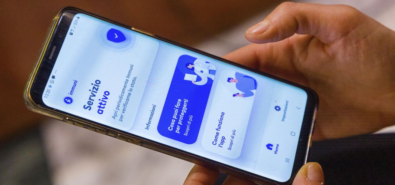 app immuni applicazione coronavirus lapresse