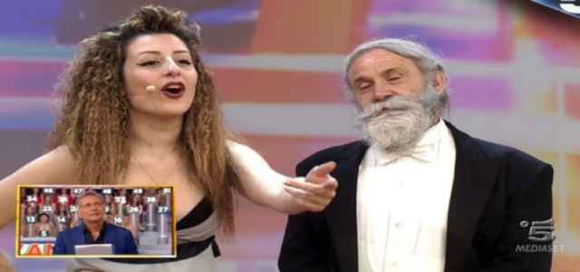 Orsola Ferrante Ciao Darwin Giovani A Spasso Nel Tempo Con La Gaffe Su Vessicchio