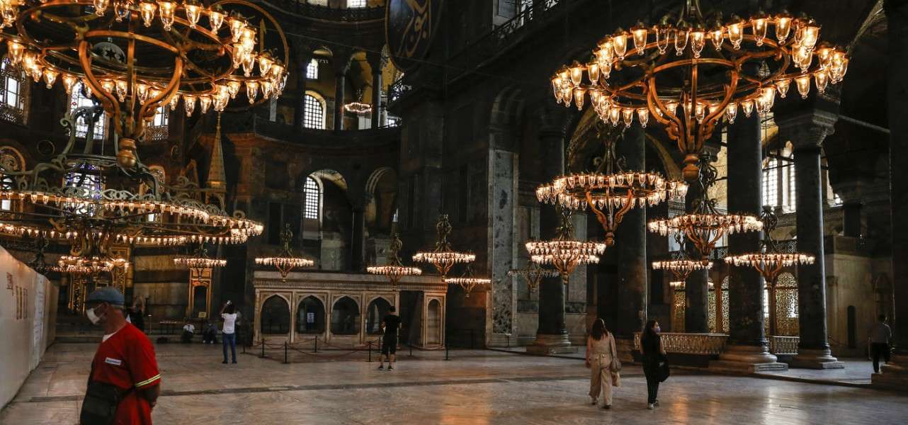 santasofia istanbul chiesa moschea lapresse1280
