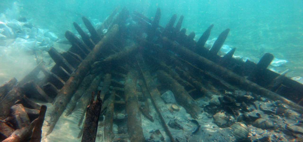 nave relitto