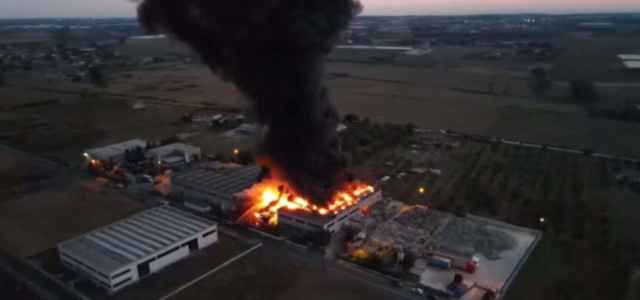 incendio aprilia facebook 640x300