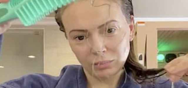 alyssa milano min 640x300