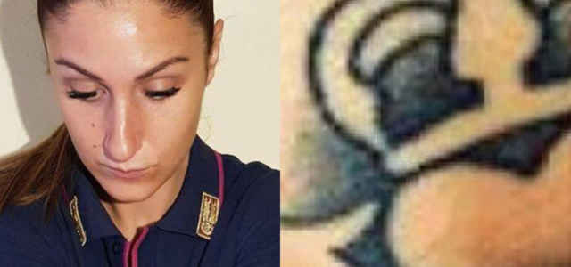 Arianna Virgolino e un dettaglio del suo vecchio tatuaggio