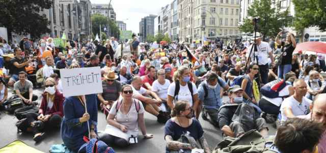 germania protesta 1 covid lapresse1280 640x300