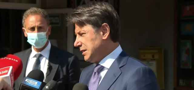 conte in visita a scuola Roma