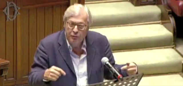 vittorio sgarbi camera video 640x300