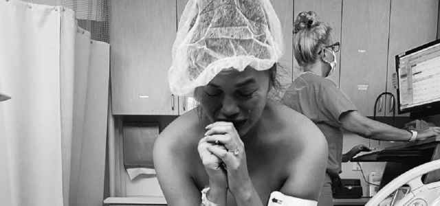 chrissy teigen aborto instagram 640x300