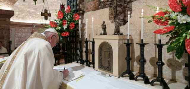 papa francesco enciclica 2020 twitter 640x300