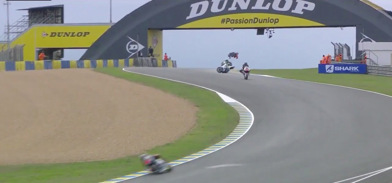 Luca Marini, video incidente choc Moto2/ Valentino Rossi sbotta &quot;Ma che